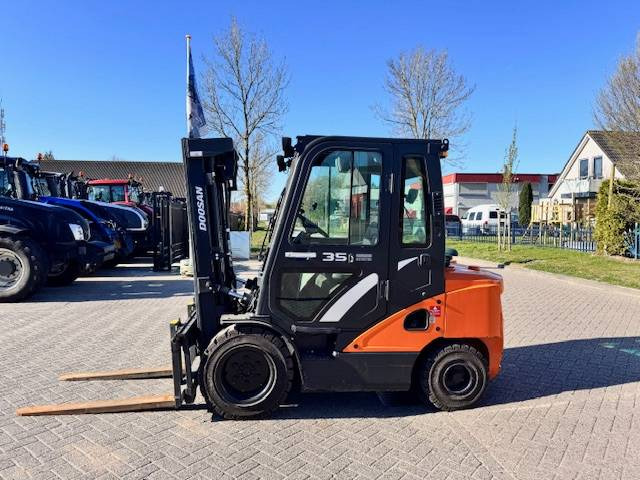 Doosan D35c Pro-7 - Dieseltrukki: kuva Doosan D35c Pro-7 - Dieseltrukki Doosan D35c Pro-7 - Dieseltrukki: kuva Doosan D35c Pro-7 - Dieseltrukki