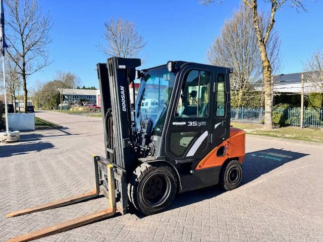 Doosan D35c Pro-7 - Dieseltrukki: kuva Doosan D35c Pro-7 - Dieseltrukki Doosan D35c Pro-7 - Dieseltrukki: kuva Doosan D35c Pro-7 - Dieseltrukki