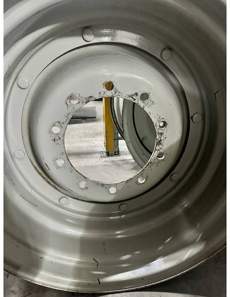 Valtra 15x30 velgen, rims - Renkaat ja vanteet - Maatalouskoneet: kuva Valtra 15x30 velgen, rims - Renkaat ja vanteet - Maatalouskoneet Valtra 15x30 velgen, rims - Renkaat ja vanteet - Maatalouskoneet: kuva Valtra 15x30 velgen, rims - Renkaat ja vanteet - Maatalouskoneet