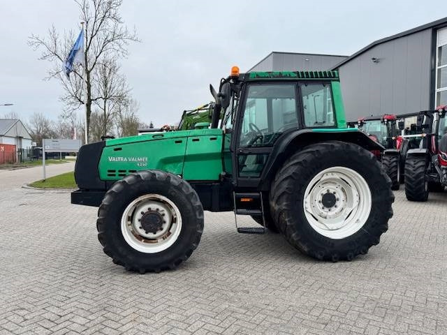Valtra 8350 Hitech - Traktori: kuva Valtra 8350 Hitech - Traktori Valtra 8350 Hitech - Traktori: kuva Valtra 8350 Hitech - Traktori