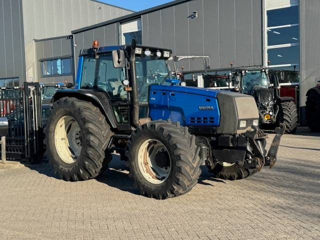 Valtra 8550 Hitech! - Traktori: kuva Valtra 8550 Hitech! - Traktori Valtra 8550 Hitech! - Traktori: kuva Valtra 8550 Hitech! - Traktori