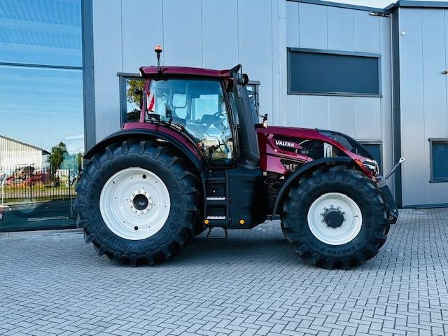 Valtra Q305 DEMO Super Compleet! - Traktori: kuva Valtra Q305 DEMO Super Compleet! - Traktori Valtra Q305 DEMO Super Compleet! - Traktori: kuva Valtra Q305 DEMO Super Compleet! - Traktori
