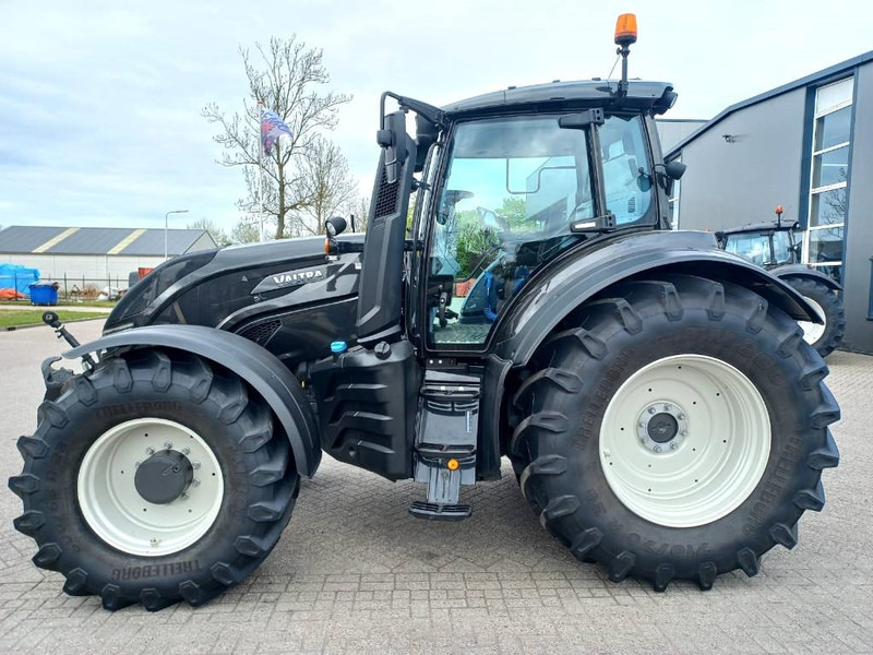 Valtra T174 Direct Smart Touch, 2021, 450 hours! - Traktori: kuva Valtra T174 Direct Smart Touch, 2021, 450 hours! - Traktori Valtra T174 Direct Smart Touch, 2021, 450 hours! - Traktori: kuva Valtra T174 Direct Smart Touch, 2021, 450 hours! - Traktori