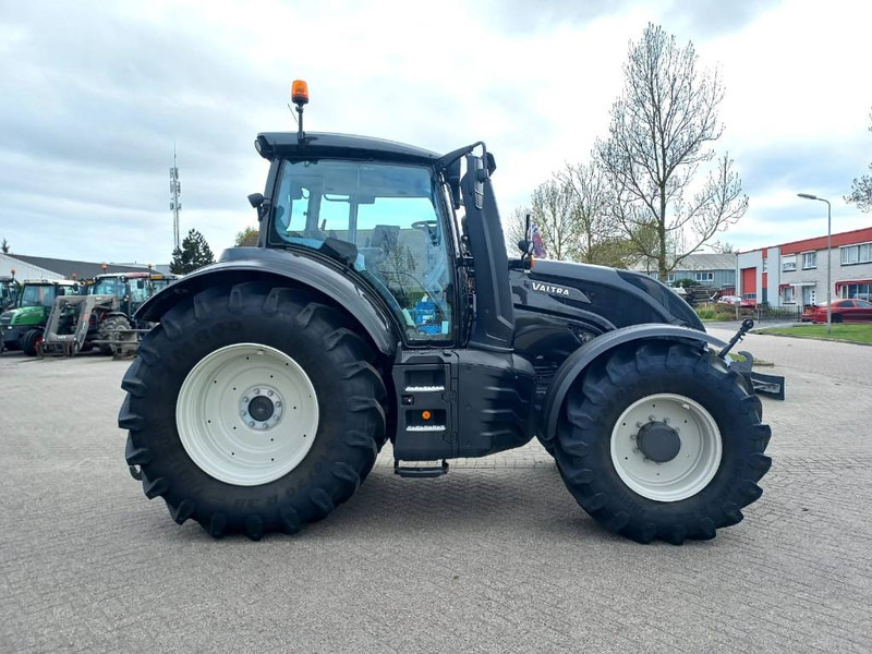 Valtra T174 Direct Smart Touch, 2021, 450 hours! - Traktori: kuva Valtra T174 Direct Smart Touch, 2021, 450 hours! - Traktori Valtra T174 Direct Smart Touch, 2021, 450 hours! - Traktori: kuva Valtra T174 Direct Smart Touch, 2021, 450 hours! - Traktori