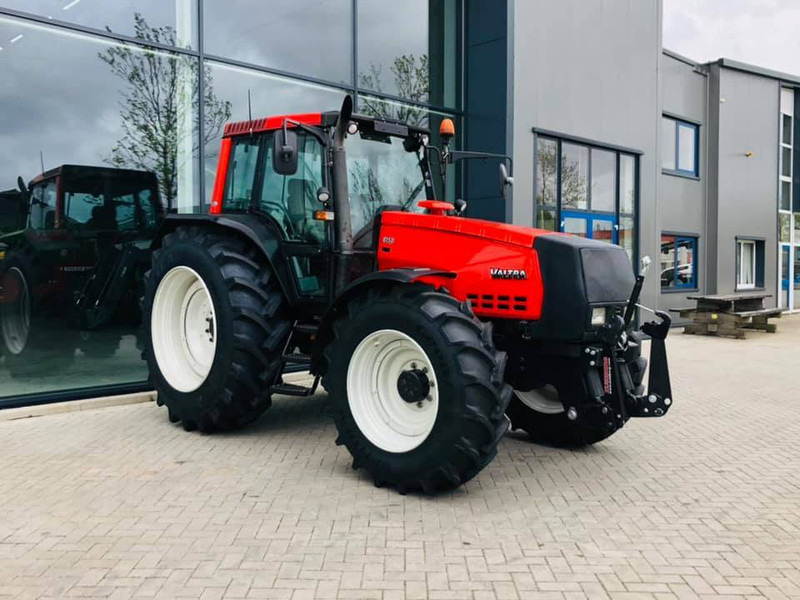 Leasing Valtra Valmet Zuidberg Fronthef Valtra Valmet Zuidberg Fronthef: kuva Leasing Valtra Valmet Zuidberg Fronthef Valtra Valmet Zuidberg Fronthef