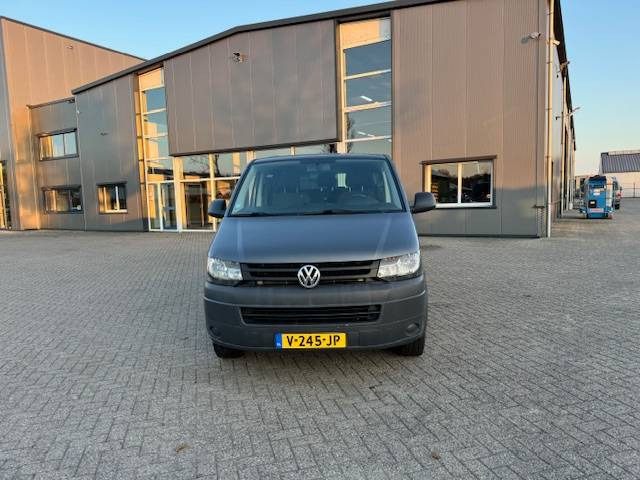 Volkswagen Transporter 140Pk Dubbele cabine - Pakettiauto: kuva Volkswagen Transporter 140Pk Dubbele cabine - Pakettiauto Volkswagen Transporter 140Pk Dubbele cabine - Pakettiauto: kuva Volkswagen Transporter 140Pk Dubbele cabine - Pakettiauto