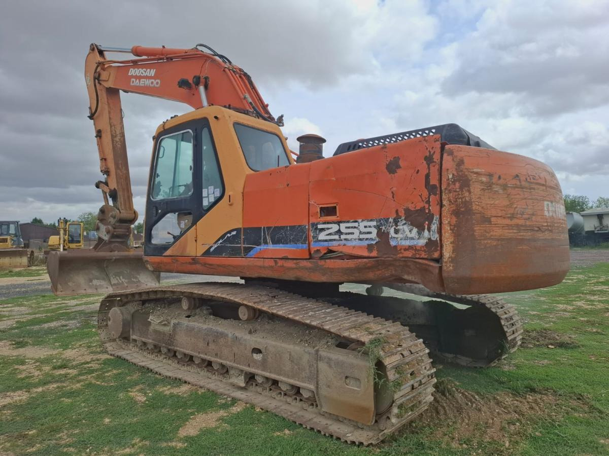 Doosan SOLAR 255LC-V - Telakaivukone: kuva Doosan SOLAR 255LC-V - Telakaivukone Doosan SOLAR 255LC-V - Telakaivukone: kuva Doosan SOLAR 255LC-V - Telakaivukone