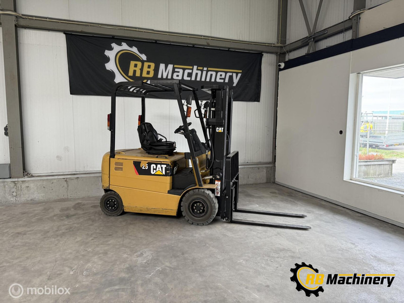 Caterpillar EP25K PAC - Vastapainotrukki: kuva Caterpillar EP25K PAC - Vastapainotrukki Caterpillar EP25K PAC - Vastapainotrukki: kuva Caterpillar EP25K PAC - Vastapainotrukki