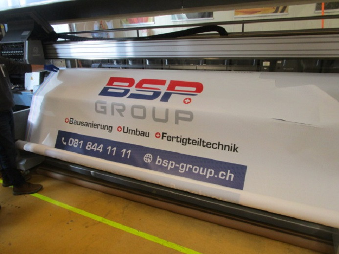 Digitaalinen painokone GROSSFORMATDRUCKER AGFA JETI 3324 SL BASE SOLVENT RTR (roll to roll) 6C (DRUCKT AUF PLACHEN, PLANEN, STOFFBANNER & VERSCHIEDENE MATERIALIEN): kuva Digitaalinen painokone GROSSFORMATDRUCKER AGFA JETI 3324 SL BASE SOLVENT RTR (roll to roll) 6C (DRUCKT AUF PLACHEN, PLANEN, STOFFBANNER & VERSCHIEDENE MATERIALIEN)