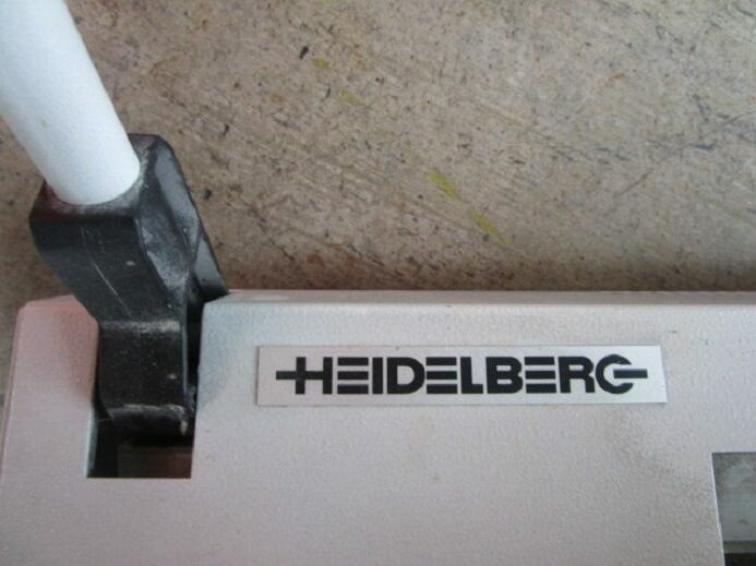 TISCH-PLATTENSTANZE G2.090.9041/03 FÜR SM 52 - Painokone: kuva TISCH-PLATTENSTANZE G2.090.9041/03 FÜR SM 52 - Painokone TISCH-PLATTENSTANZE G2.090.9041/03 FÜR SM 52 - Painokone: kuva TISCH-PLATTENSTANZE G2.090.9041/03 FÜR SM 52 - Painokone