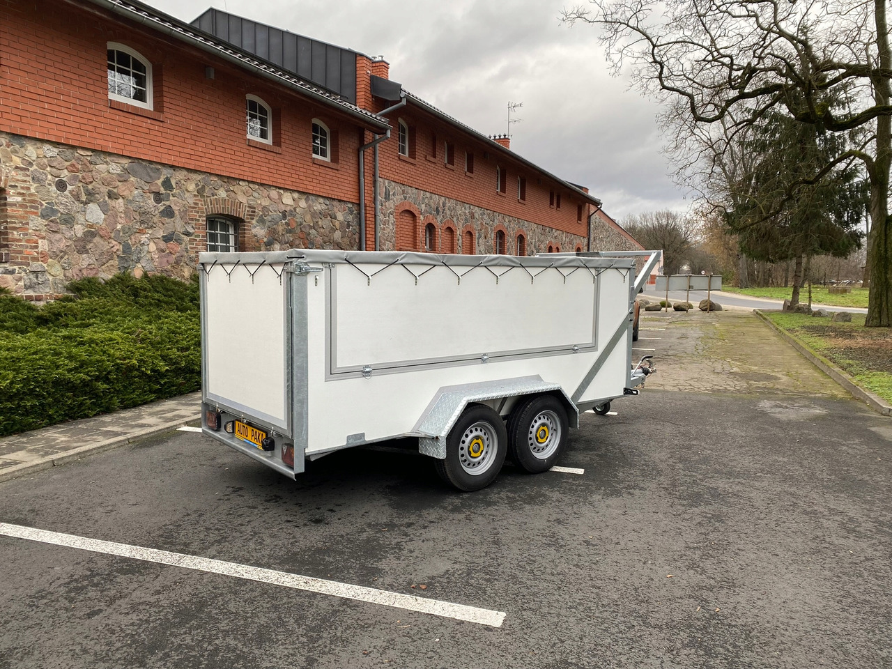 PRZYCZEPA DO PRZEWOZU ŚWIŃ / BYDŁA, DMC 2700 / TRAILER FOR TRANSPORTING PIGS / CATTLE, DMC 2700 - Eläinten kuljetus perävaunu: kuva PRZYCZEPA DO PRZEWOZU ŚWIŃ / BYDŁA, DMC 2700 / TRAILER FOR TRANSPORTING PIGS / CATTLE, DMC 2700 - Eläinten kuljetus perävaunu PRZYCZEPA DO PRZEWOZU ŚWIŃ / BYDŁA, DMC 2700 / TRAILER FOR TRANSPORTING PIGS / CATTLE, DMC 2700 - Eläinten kuljetus perävaunu: kuva PRZYCZEPA DO PRZEWOZU ŚWIŃ / BYDŁA, DMC 2700 / TRAILER FOR TRANSPORTING PIGS / CATTLE, DMC 2700 - Eläinten kuljetus perävaunu