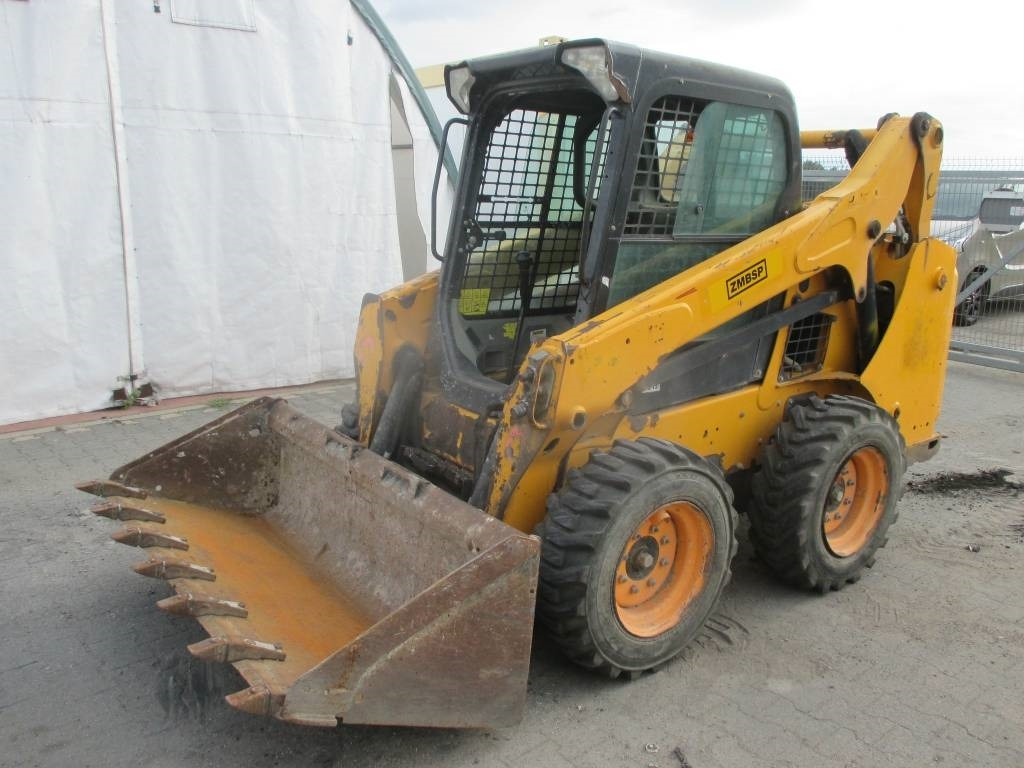 Bobcat S 530 - Liukuohjattu kuormaaja: kuva Bobcat S 530 - Liukuohjattu kuormaaja Bobcat S 530 - Liukuohjattu kuormaaja: kuva Bobcat S 530 - Liukuohjattu kuormaaja