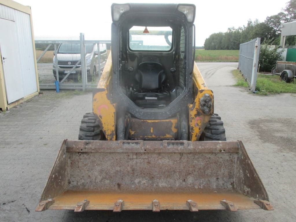 Bobcat S 530 - Liukuohjattu kuormaaja: kuva Bobcat S 530 - Liukuohjattu kuormaaja Bobcat S 530 - Liukuohjattu kuormaaja: kuva Bobcat S 530 - Liukuohjattu kuormaaja