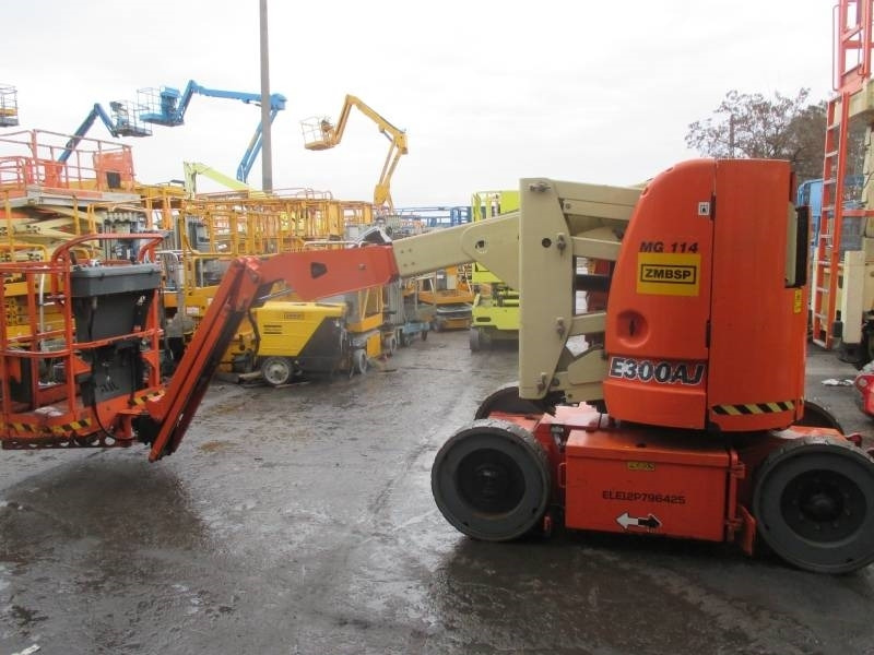 JLG E 300 AJ - Puomilava: kuva JLG E 300 AJ - Puomilava JLG E 300 AJ - Puomilava: kuva JLG E 300 AJ - Puomilava