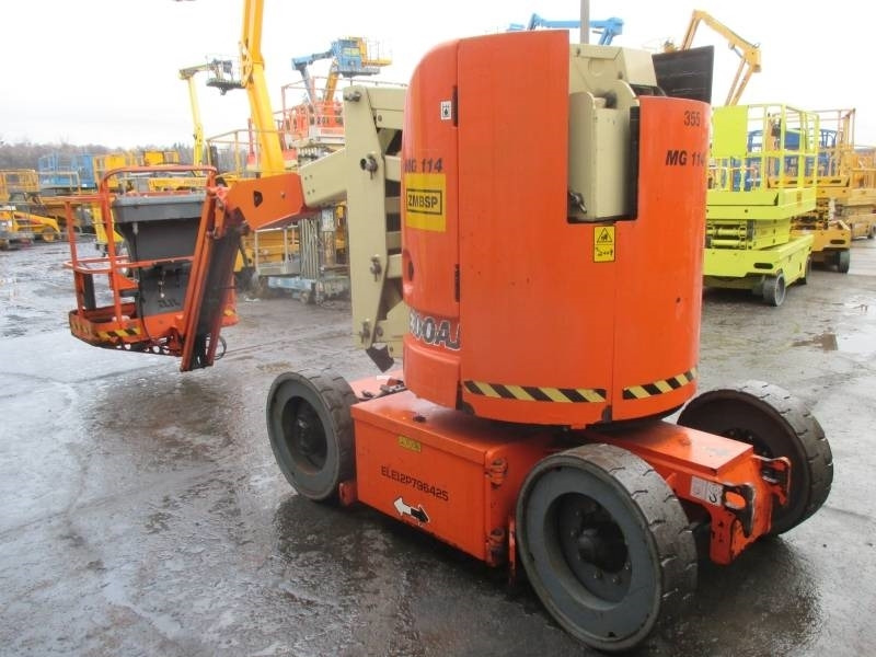 JLG E 300 AJ - Puomilava: kuva JLG E 300 AJ - Puomilava JLG E 300 AJ - Puomilava: kuva JLG E 300 AJ - Puomilava