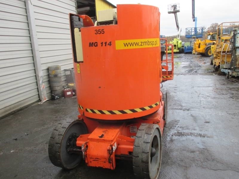 JLG E 300 AJ - Puomilava: kuva JLG E 300 AJ - Puomilava JLG E 300 AJ - Puomilava: kuva JLG E 300 AJ - Puomilava