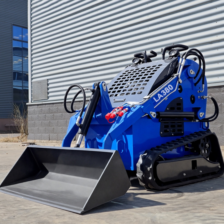 LEZUM LA380 Mini Skid Steer Loader Compact Track Diesel Cheap Mini Skid Steer Loader For Sale With Mini Skid Steer Attachments 4 In 1 Bucket - Liukuohjattu kuormaaja: kuva LEZUM LA380 Mini Skid Steer Loader Compact Track Diesel Cheap Mini Skid Steer Loader For Sale With Mini Skid Steer Attachments 4 In 1 Bucket - Liukuohjattu kuormaaja LEZUM LA380 Mini Skid Steer Loader Compact Track Diesel Cheap Mini Skid Steer Loader For Sale With Mini Skid Steer Attachments 4 In 1 Bucket - Liukuohjattu kuormaaja: kuva LEZUM LA380 Mini Skid Steer Loader Compact Track Diesel Cheap Mini Skid Steer Loader For Sale With Mini Skid Steer Attachments 4 In 1 Bucket - Liukuohjattu kuormaaja