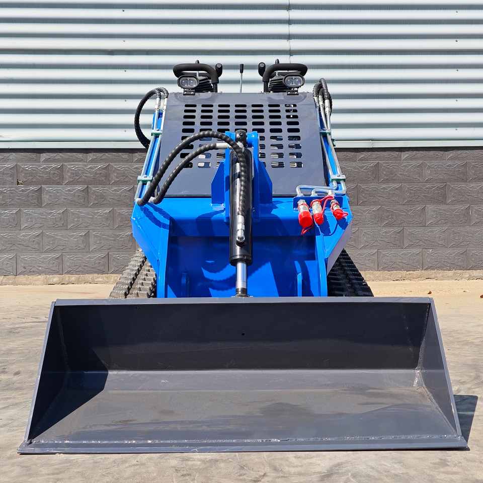 LEZUM LA380 Mini Skid Steer Loader Compact Track Diesel Cheap Mini Skid Steer Loader For Sale With Mini Skid Steer Attachments 4 In 1 Bucket - Liukuohjattu kuormaaja: kuva LEZUM LA380 Mini Skid Steer Loader Compact Track Diesel Cheap Mini Skid Steer Loader For Sale With Mini Skid Steer Attachments 4 In 1 Bucket - Liukuohjattu kuormaaja LEZUM LA380 Mini Skid Steer Loader Compact Track Diesel Cheap Mini Skid Steer Loader For Sale With Mini Skid Steer Attachments 4 In 1 Bucket - Liukuohjattu kuormaaja: kuva LEZUM LA380 Mini Skid Steer Loader Compact Track Diesel Cheap Mini Skid Steer Loader For Sale With Mini Skid Steer Attachments 4 In 1 Bucket - Liukuohjattu kuormaaja