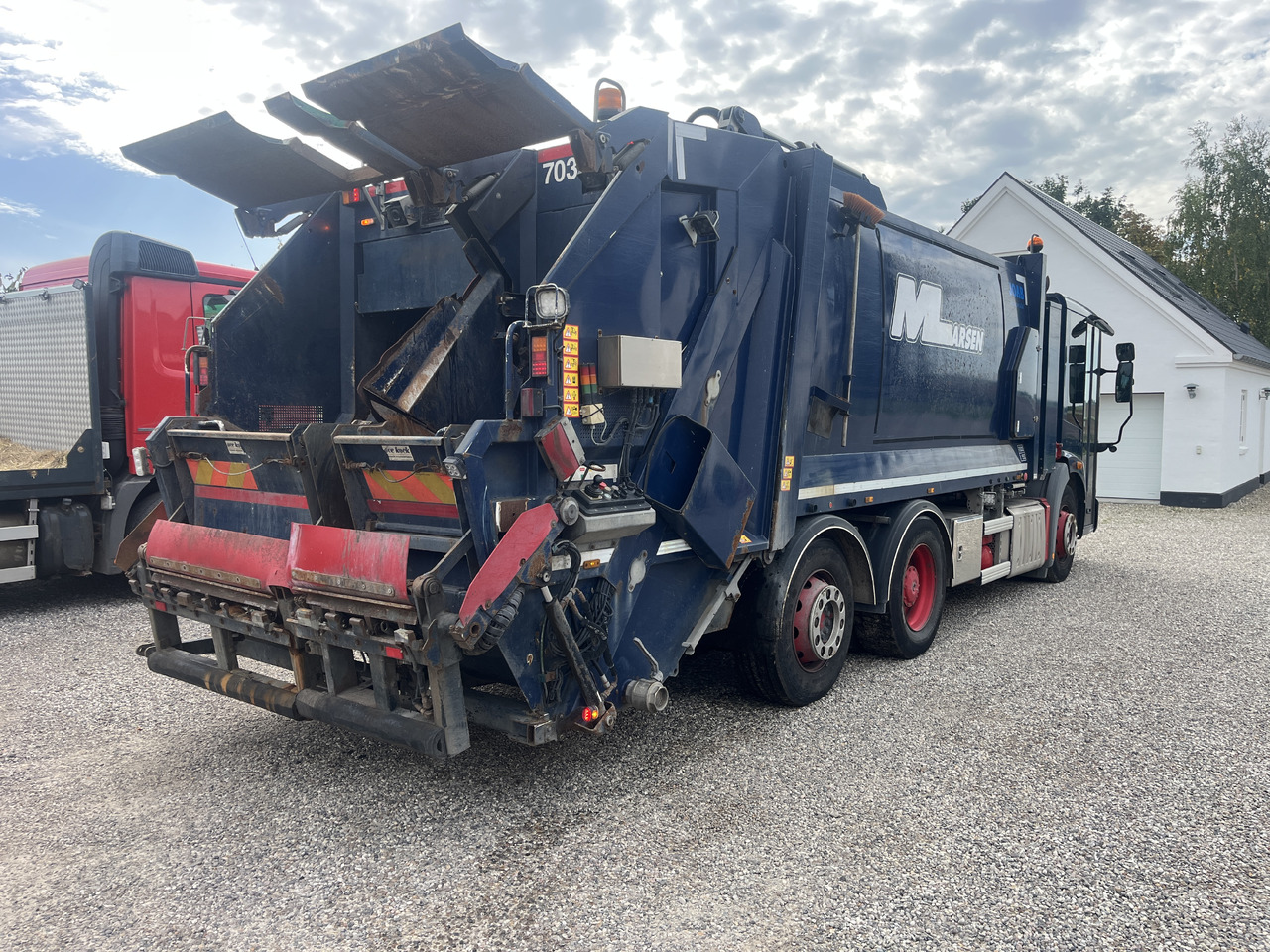 MERCEDES-BENZ Econic 2630 2 camber - Roska-auto: kuva MERCEDES-BENZ Econic 2630 2 camber - Roska-auto MERCEDES-BENZ Econic 2630 2 camber - Roska-auto: kuva MERCEDES-BENZ Econic 2630 2 camber - Roska-auto