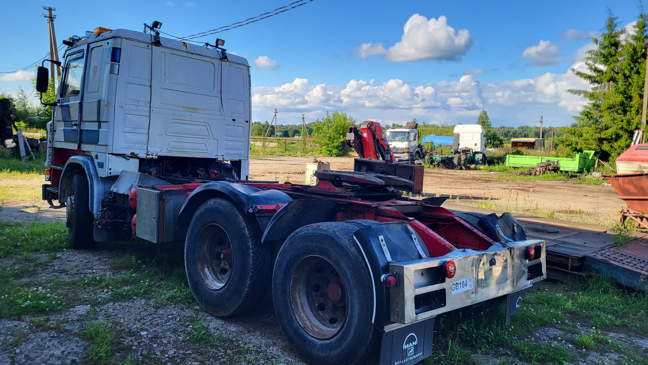 SCANIA R 142 H 6X2 SU KRANU - Vetopöytäauto: kuva SCANIA R 142 H 6X2 SU KRANU - Vetopöytäauto SCANIA R 142 H 6X2 SU KRANU - Vetopöytäauto: kuva SCANIA R 142 H 6X2 SU KRANU - Vetopöytäauto