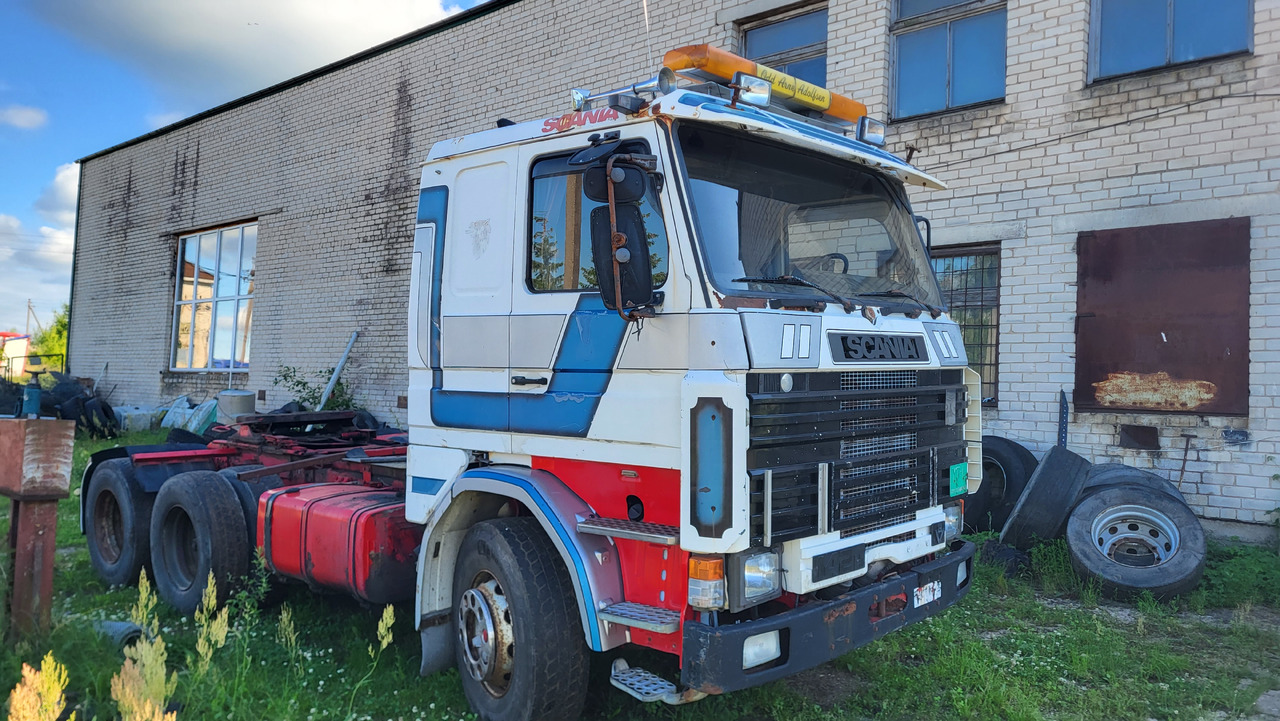 SCANIA R 142 H 6X2 SU KRANU - Vetopöytäauto: kuva SCANIA R 142 H 6X2 SU KRANU - Vetopöytäauto SCANIA R 142 H 6X2 SU KRANU - Vetopöytäauto: kuva SCANIA R 142 H 6X2 SU KRANU - Vetopöytäauto