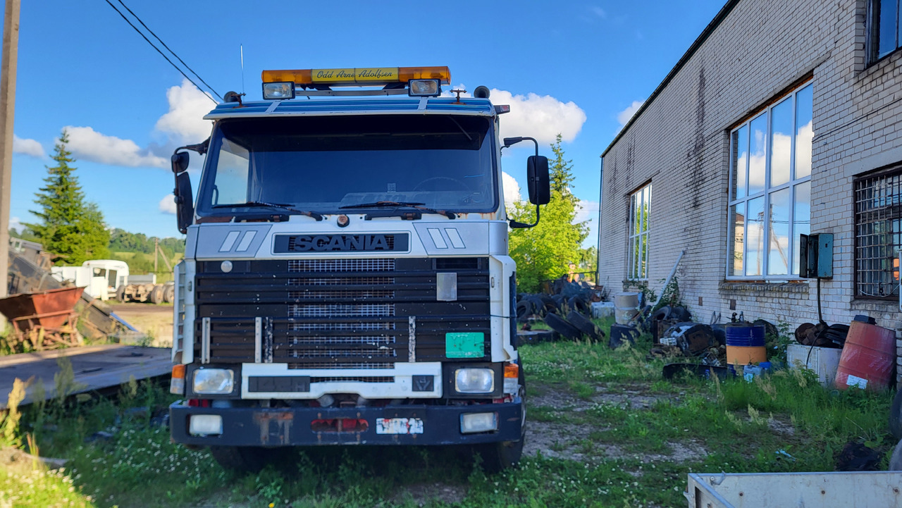SCANIA R 142 H 6X2 SU KRANU - Vetopöytäauto: kuva SCANIA R 142 H 6X2 SU KRANU - Vetopöytäauto SCANIA R 142 H 6X2 SU KRANU - Vetopöytäauto: kuva SCANIA R 142 H 6X2 SU KRANU - Vetopöytäauto