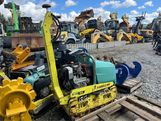 Ammann ARW65 - Minijyrä: kuva Ammann ARW65 - Minijyrä Ammann ARW65 - Minijyrä: kuva Ammann ARW65 - Minijyrä