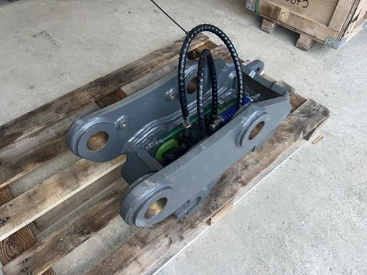 Attache rapide hydraulique QC50H pour pelle de 6T à 10T - Pikaliitin: kuva Attache rapide hydraulique QC50H pour pelle de 6T à 10T - Pikaliitin Attache rapide hydraulique QC50H pour pelle de 6T à 10T - Pikaliitin: kuva Attache rapide hydraulique QC50H pour pelle de 6T à 10T - Pikaliitin