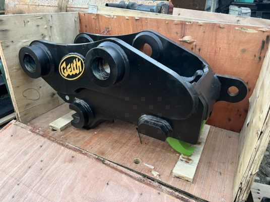 Attache rapide hydraulique QC60H pour pelle de 11T à 17T - Pikaliitin: kuva Attache rapide hydraulique QC60H pour pelle de 11T à 17T - Pikaliitin Attache rapide hydraulique QC60H pour pelle de 11T à 17T - Pikaliitin: kuva Attache rapide hydraulique QC60H pour pelle de 11T à 17T - Pikaliitin
