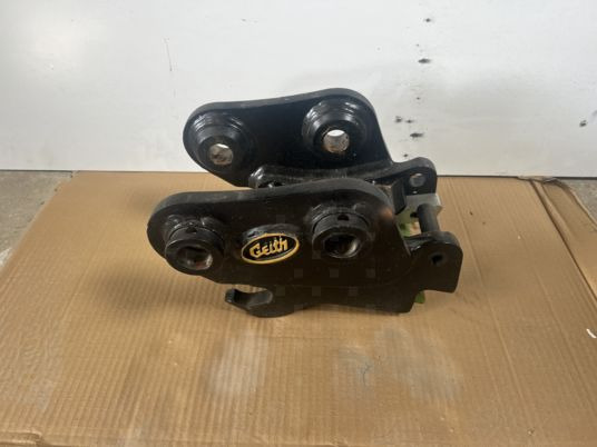 Attache rapide pour minipelle de 0.8 à 2T5 - Pikaliitin: kuva Attache rapide pour minipelle de 0.8 à 2T5 - Pikaliitin Attache rapide pour minipelle de 0.8 à 2T5 - Pikaliitin: kuva Attache rapide pour minipelle de 0.8 à 2T5 - Pikaliitin