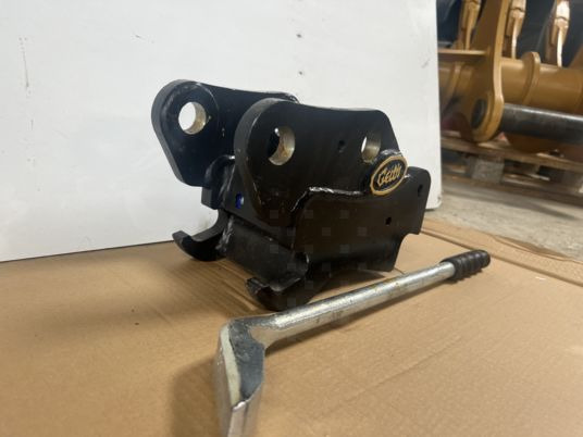 Attache rapide pour minipelle de 0.8T à 2T - Pikaliitin: kuva Attache rapide pour minipelle de 0.8T à 2T - Pikaliitin Attache rapide pour minipelle de 0.8T à 2T - Pikaliitin: kuva Attache rapide pour minipelle de 0.8T à 2T - Pikaliitin