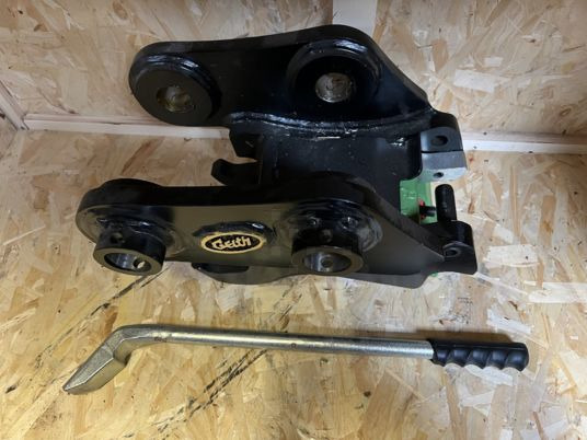 Attache rapide pour minipelle de 2T à 4T - Pikaliitin: kuva Attache rapide pour minipelle de 2T à 4T - Pikaliitin Attache rapide pour minipelle de 2T à 4T - Pikaliitin: kuva Attache rapide pour minipelle de 2T à 4T - Pikaliitin