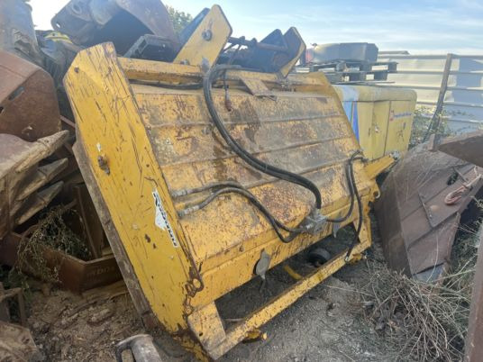 Balayeuse Rabaud pour minichargeur - Harjakone - Rakennuskoneet: kuva Balayeuse Rabaud pour minichargeur - Harjakone - Rakennuskoneet Balayeuse Rabaud pour minichargeur - Harjakone - Rakennuskoneet: kuva Balayeuse Rabaud pour minichargeur - Harjakone - Rakennuskoneet