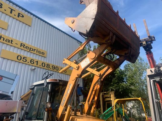 Case 580 SUPER LE Ride Control - Kaivuri-trukki: kuva Case 580 SUPER LE Ride Control - Kaivuri-trukki Case 580 SUPER LE Ride Control - Kaivuri-trukki: kuva Case 580 SUPER LE Ride Control - Kaivuri-trukki