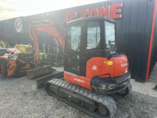 Kubota KX057-4 à 28500 € HT - Minikuormaaja: kuva Kubota KX057-4 à 28500 € HT - Minikuormaaja Kubota KX057-4 à 28500 € HT - Minikuormaaja: kuva Kubota KX057-4 à 28500 € HT - Minikuormaaja