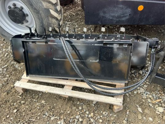 Rotavator / herse rotative pour chargeur - Kelajyrsin: kuva Rotavator / herse rotative pour chargeur - Kelajyrsin Rotavator / herse rotative pour chargeur - Kelajyrsin: kuva Rotavator / herse rotative pour chargeur - Kelajyrsin