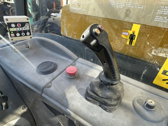 Terex TELELIFT 2506 à 21 500 € HT - Kurottaja: kuva Terex TELELIFT 2506 à 21 500 € HT - Kurottaja Terex TELELIFT 2506 à 21 500 € HT - Kurottaja: kuva Terex TELELIFT 2506 à 21 500 € HT - Kurottaja