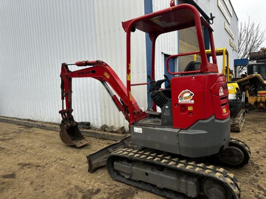 Volvo ECR25D Canopy - Minikuormaaja: kuva Volvo ECR25D Canopy - Minikuormaaja Volvo ECR25D Canopy - Minikuormaaja: kuva Volvo ECR25D Canopy - Minikuormaaja