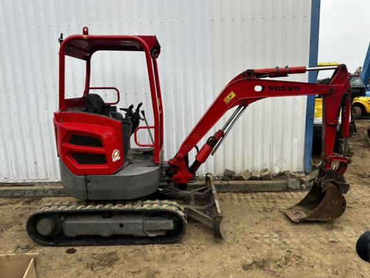 Volvo ECR25D Canopy - Minikuormaaja: kuva Volvo ECR25D Canopy - Minikuormaaja Volvo ECR25D Canopy - Minikuormaaja: kuva Volvo ECR25D Canopy - Minikuormaaja