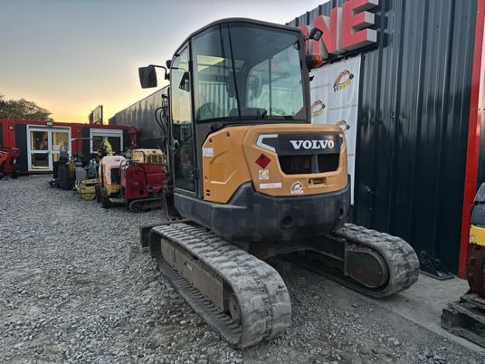 Volvo ECR50 D à 26500 € HT - Minikuormaaja: kuva Volvo ECR50 D à 26500 € HT - Minikuormaaja Volvo ECR50 D à 26500 € HT - Minikuormaaja: kuva Volvo ECR50 D à 26500 € HT - Minikuormaaja
