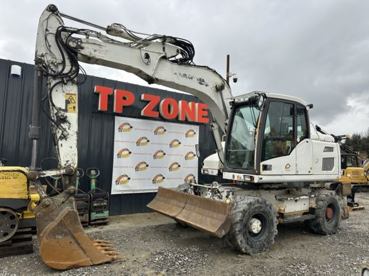 Volvo EW140D à 34900 € HT - Pyöräalustainen kaivinkone: kuva Volvo EW140D à 34900 € HT - Pyöräalustainen kaivinkone Volvo EW140D à 34900 € HT - Pyöräalustainen kaivinkone: kuva Volvo EW140D à 34900 € HT - Pyöräalustainen kaivinkone