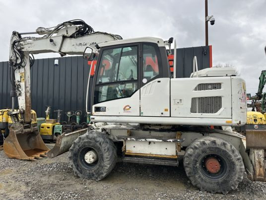 Volvo EW140D à 34900 € HT - Pyöräalustainen kaivinkone: kuva Volvo EW140D à 34900 € HT - Pyöräalustainen kaivinkone Volvo EW140D à 34900 € HT - Pyöräalustainen kaivinkone: kuva Volvo EW140D à 34900 € HT - Pyöräalustainen kaivinkone