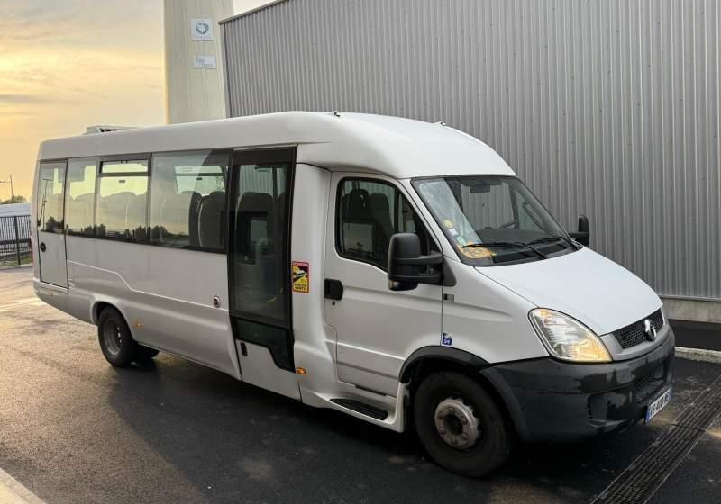 Iveco Daily DURISOTTI / 28miejsc - Esikaupunkien linja: kuva Iveco Daily DURISOTTI / 28miejsc - Esikaupunkien linja Iveco Daily DURISOTTI / 28miejsc - Esikaupunkien linja: kuva Iveco Daily DURISOTTI / 28miejsc - Esikaupunkien linja