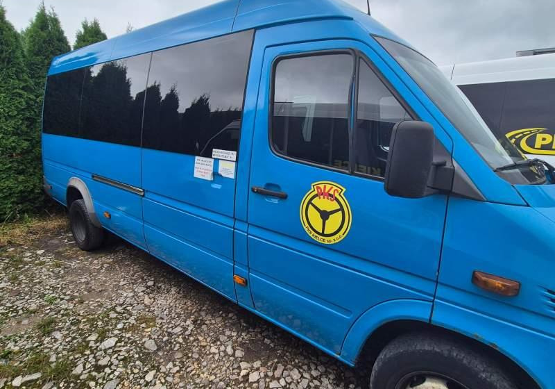 Mercedes-Benz Sprinter 413 CDI 20+6 - Minibussi, Pikkubussi: kuva Mercedes-Benz Sprinter 413 CDI 20+6 - Minibussi, Pikkubussi Mercedes-Benz Sprinter 413 CDI 20+6 - Minibussi, Pikkubussi: kuva Mercedes-Benz Sprinter 413 CDI 20+6 - Minibussi, Pikkubussi