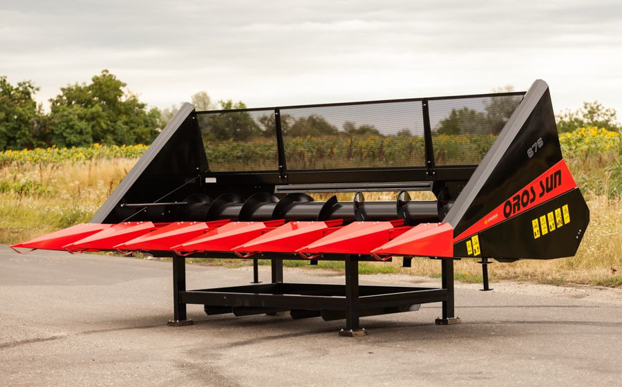 Oros SUN 876 8 rzędowy, Nowe Przystawki do zbioru słonecznika, - Korjuukone - auringonkukka: kuva Oros SUN 876 8 rzędowy, Nowe Przystawki do zbioru słonecznika, - Korjuukone - auringonkukka Oros SUN 876 8 rzędowy, Nowe Przystawki do zbioru słonecznika, - Korjuukone - auringonkukka: kuva Oros SUN 876 8 rzędowy, Nowe Przystawki do zbioru słonecznika, - Korjuukone - auringonkukka