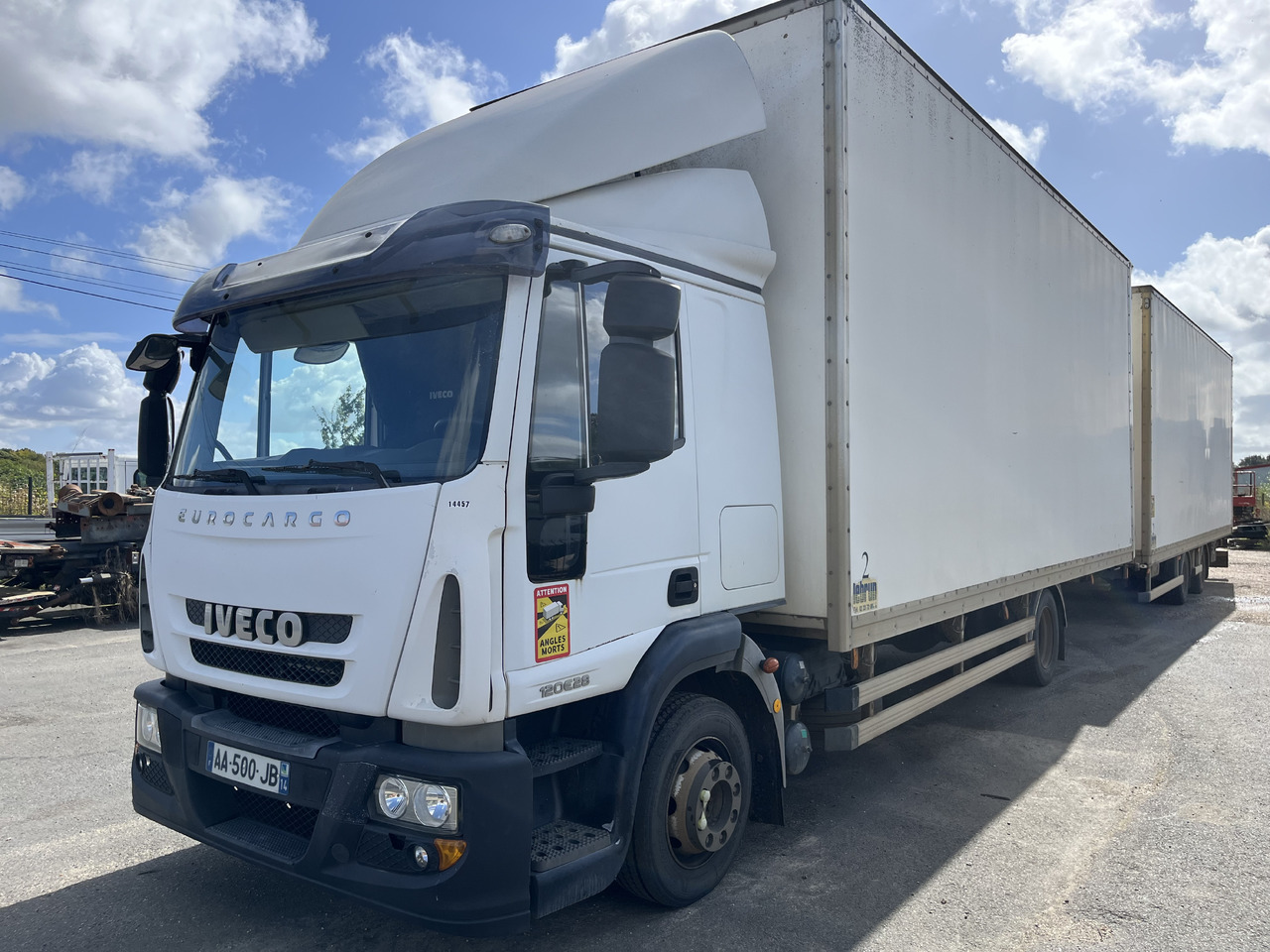 IVECO Eurocargo 120e28 - Umpikori kuorma-auto: kuva IVECO Eurocargo 120e28 - Umpikori kuorma-auto IVECO Eurocargo 120e28 - Umpikori kuorma-auto: kuva IVECO Eurocargo 120e28 - Umpikori kuorma-auto