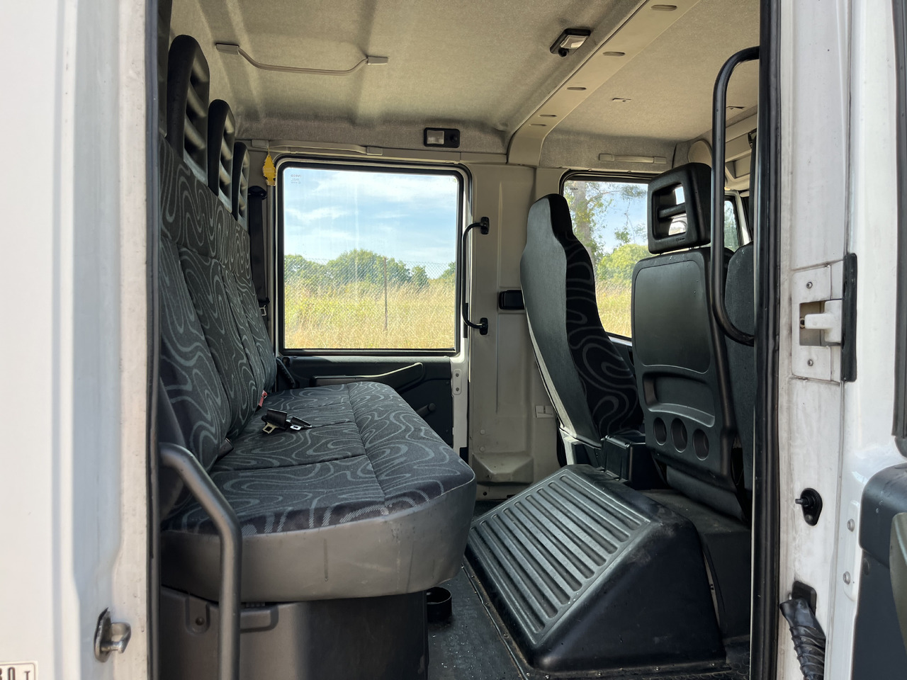 Iveco Eurocargo 100E22 caisse double cabine 7 places - Umpikori kuorma-auto: kuva Iveco Eurocargo 100E22 caisse double cabine 7 places - Umpikori kuorma-auto Iveco Eurocargo 100E22 caisse double cabine 7 places - Umpikori kuorma-auto: kuva Iveco Eurocargo 100E22 caisse double cabine 7 places - Umpikori kuorma-auto