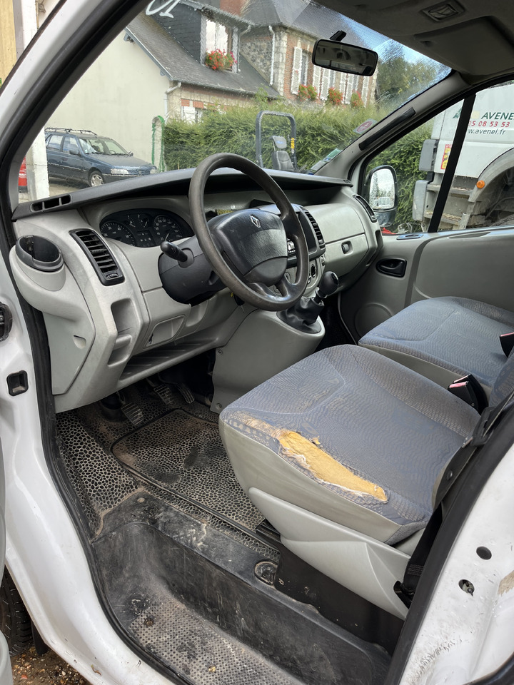 Minibussi, Pikkubussi Renault Trafic 1L9 dci 80cv 9 places: kuva Minibussi, Pikkubussi Renault Trafic 1L9 dci 80cv 9 places