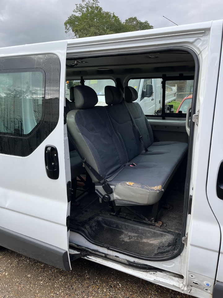Minibussi, Pikkubussi Renault Trafic 1L9 dci 80cv 9 places: kuva Minibussi, Pikkubussi Renault Trafic 1L9 dci 80cv 9 places