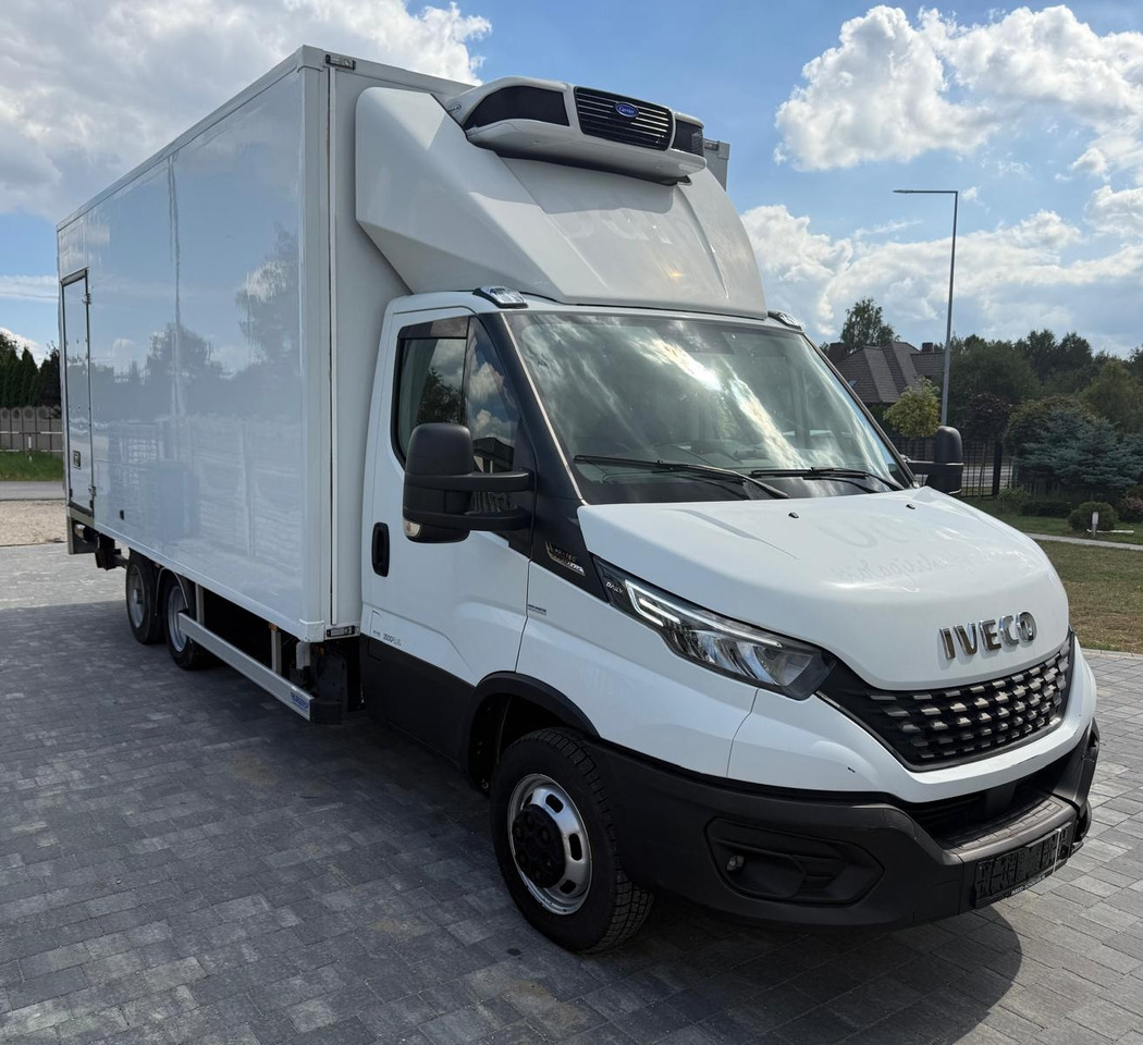 IVECO 40C18 BE COMBI – chłodnia z windą, kat. B+E, polift, 2019 rok - Kylmäauto: kuva IVECO 40C18 BE COMBI – chłodnia z windą, kat. B+E, polift, 2019 rok - Kylmäauto IVECO 40C18 BE COMBI – chłodnia z windą, kat. B+E, polift, 2019 rok - Kylmäauto: kuva IVECO 40C18 BE COMBI – chłodnia z windą, kat. B+E, polift, 2019 rok - Kylmäauto